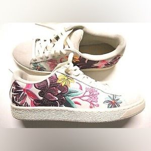 Size 10 Puma Gray Suede Velvet Hyper EMB Floral Embroidered Sneakers Women